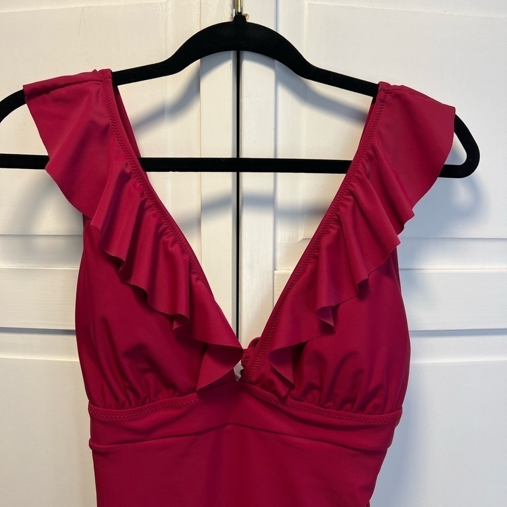 CUPSHE Summer Seaside Ruffled Ruched Plunge Tummy Control One Piece Swimsuit - Picture 2 of 11
